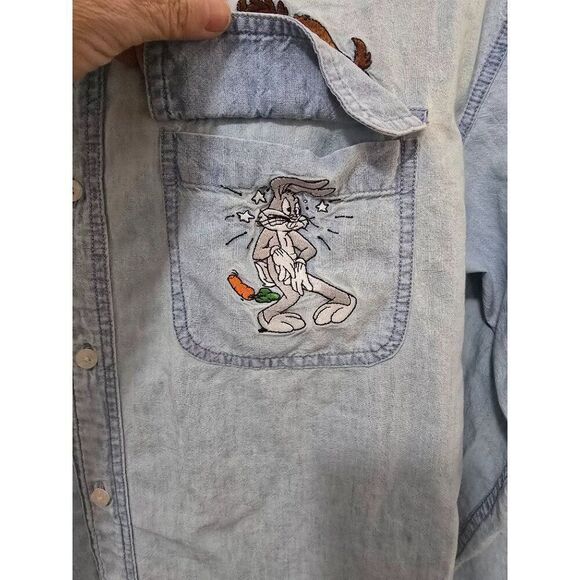 VTG Looney Tunes Embroidered Denim Shirt Featuring Bugs Bunny & Taz Characters - Picture 4 of 11